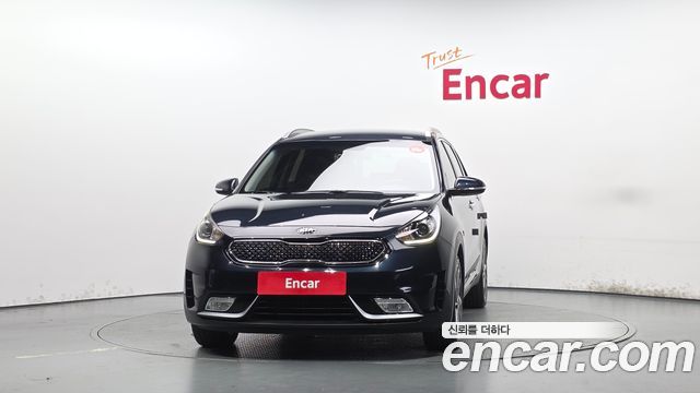 Kia Niro Prestige — пробег 99 670 км — фото 3 из 5
