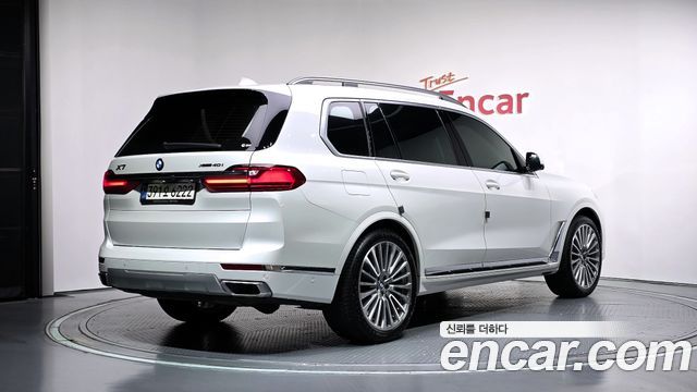 BMW X7 xDrive 40i Design Pure Excellence 7-Seater — пробег 28 793 км — фото 2 из 5
