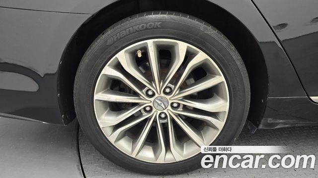 Hyundai Genesis из Кореи Encar