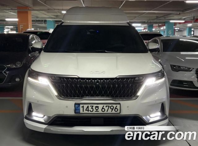 Kia Carnival Diesel 9-Seater Hi-Limousine Signature — пробег 44 013 км — фото 1 из 5