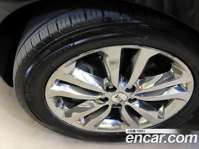 Kia Carnival 7-seater Limousine VIP — пробег 104 422 км — фото 5 из 5