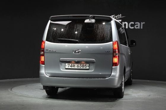 Hyundai Starex 12-Seater Wagon CVX Premium — пробег 123 408 км — фото 4 из 5
