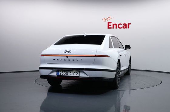 Hyundai Grandeur 2,5 Gasoline 2WD Calligraphy — пробег 14 795 км — фото 4 из 5