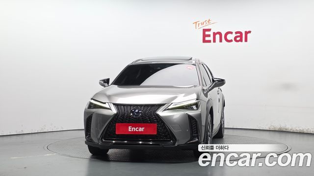 Lexus UX 2.0 F-Sport 2WD — пробег 111 622 км — фото 3 из 5