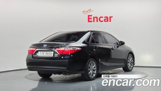 Toyota Camry Hybrid XLE — пробег 123 845 км — фото 2 из 5