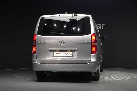 Hyundai Starex 12-Seater Wagon Smart — пробег 129 871 км — фото 4 из 5