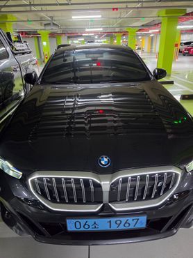 BMW i5 xDrive 40 M Sport — пробег 23 000 км — фото 1 из 5
