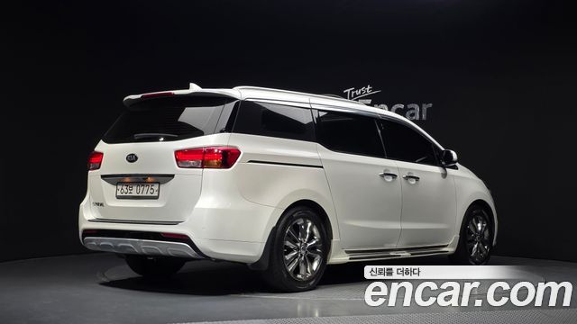 Kia Carnival 9-seater Prestige — пробег 88 400 км — фото 2 из 5