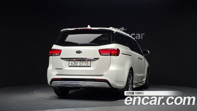 Kia Carnival 9-seater Prestige — пробег 88 400 км — фото 4 из 5