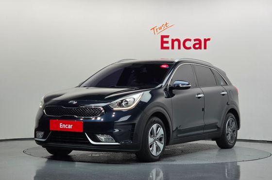 Kia Niro Prestige — пробег 97 527 км — фото 1 из 5