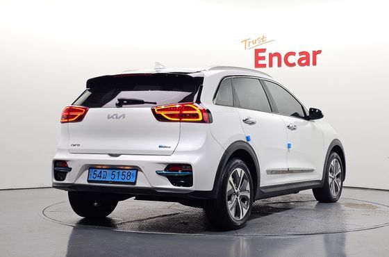 Kia Niro Prestige — пробег 140 471 км — фото 2 из 5