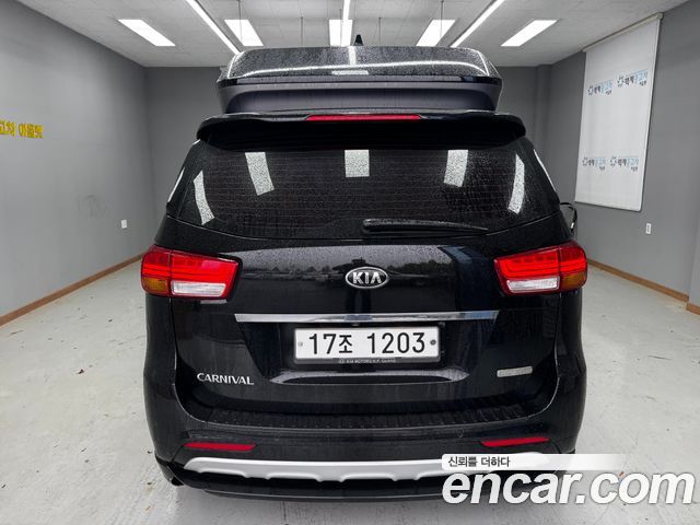 Kia Carnival 9-seater Hi-Limousine Prestige — пробег 153 627 км — фото 4 из 5
