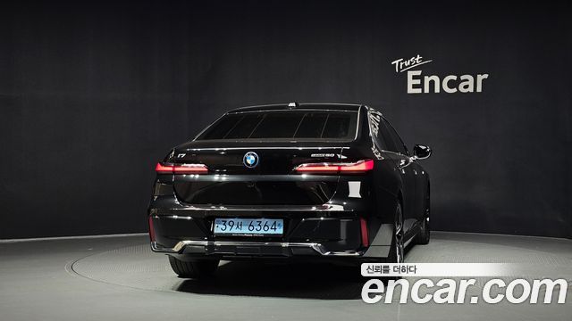 BMW i7 из Кореи Encar