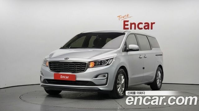 Kia Carnival 11-Seater Deluxe — пробег 86 023 км — фото 1 из 5
