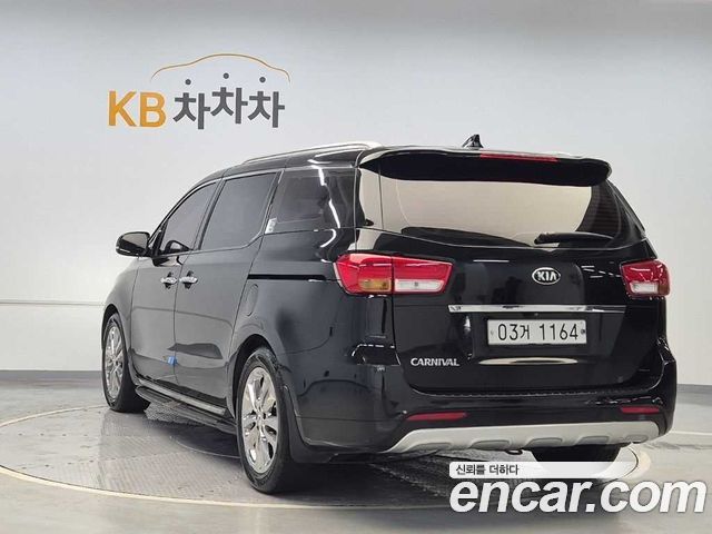 Kia Carnival 9-seater Prestige — пробег 242 373 км — фото 2 из 5