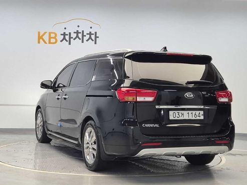 Kia Carnival 9-seater Prestige — пробег 242 373 км — фото 2 из 5