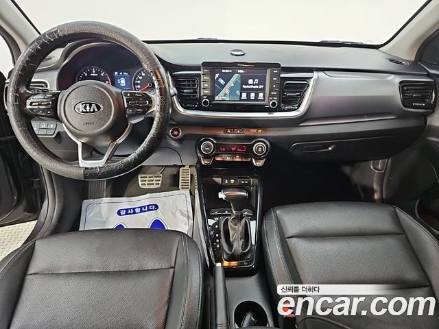 Kia Stonic из Кореи Encar