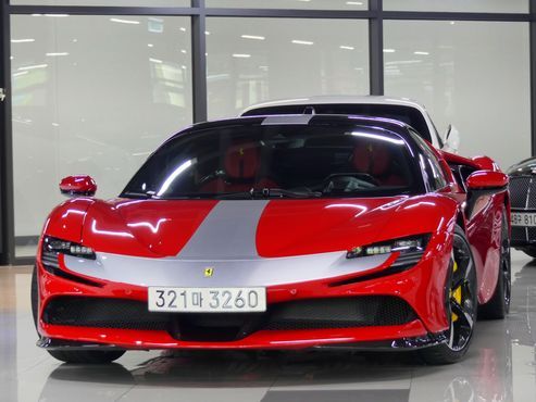 Ferrari SF90 4.0 — пробег 640 км — фото 1 из 5