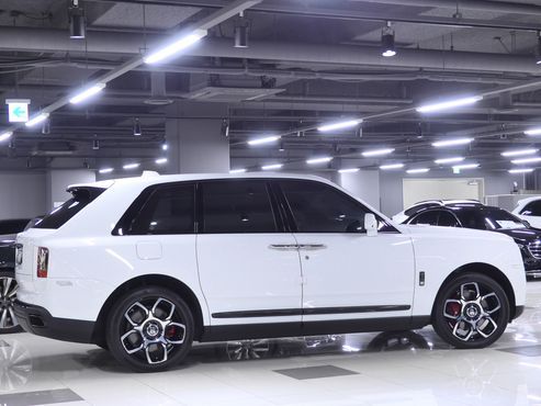 Rolls-Royce Cullinan 6.7 V12 Black Badge — пробег 5 100 км — фото 2 из 5