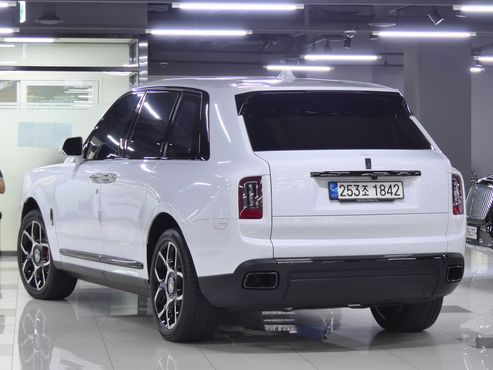 Rolls-Royce Cullinan 6.7 V12 Black Badge — пробег 5 100 км — фото 3 из 5