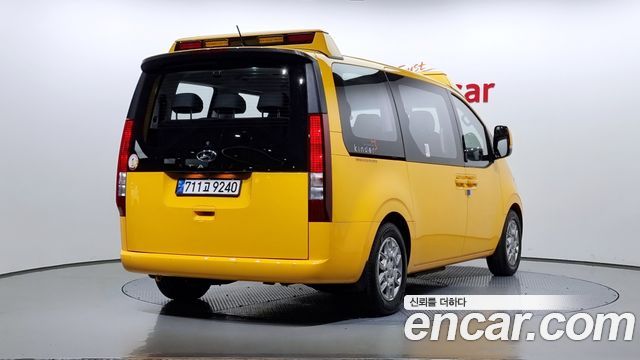 Hyundai Staria L3.5 어린이보호차 11-Seater — пробег 15 270 км — фото 2 из 5
