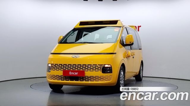 Hyundai Staria L3.5 어린이보호차 11-Seater — пробег 15 270 км — фото 3 из 5