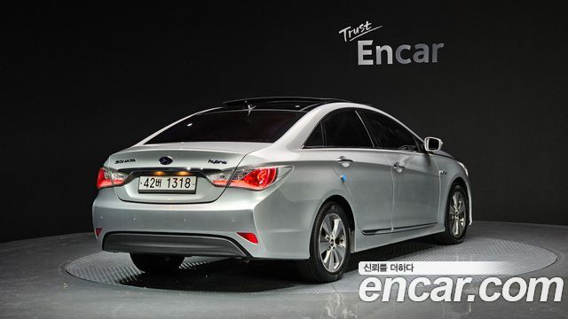 Hyundai Sonata 2.0 Royal — пробег 123 677 км — фото 2 из 5