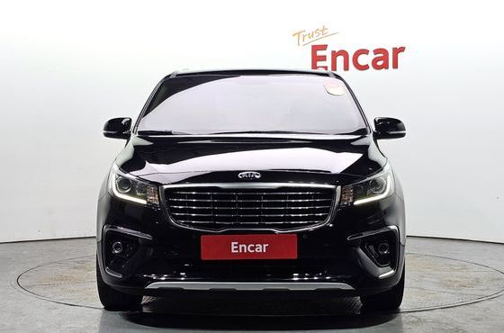 Kia Carnival 9-Seater Prstige — пробег 111 334 км — фото 3 из 5