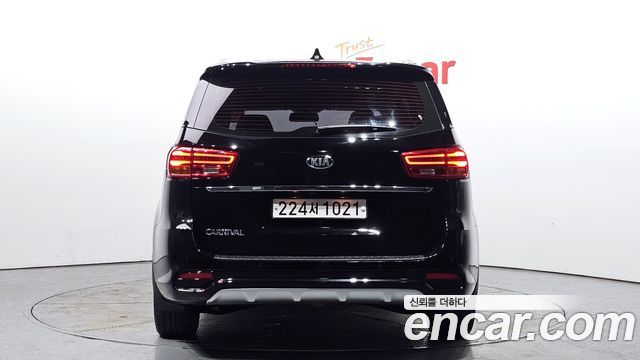 Kia Carnival из Кореи Encar