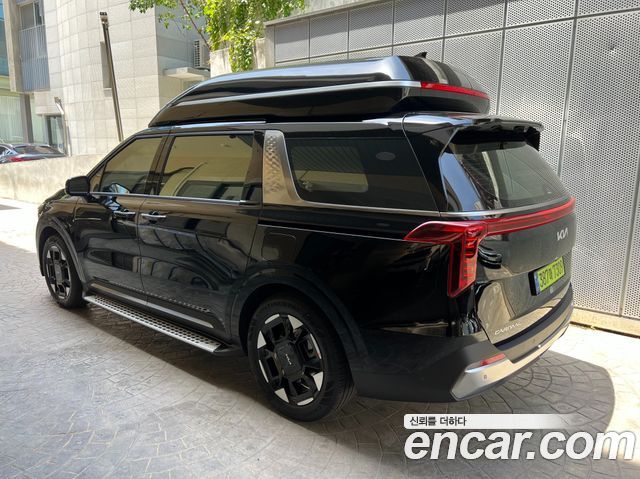 Kia Carnival HEV 4-Seater Hi Limousine Signature — пробег 6 800 км — фото 4 из 5
