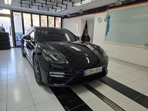 Porsche Panamera 2.9 AWD Platinum Edition — пробег 15 000 км — фото 1 из 5