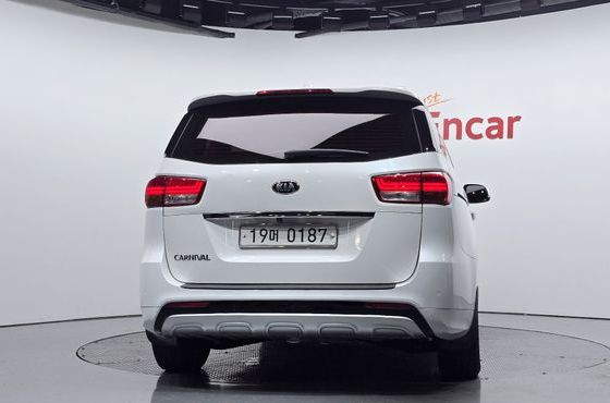 Kia Carnival 9-seater Luxury — пробег 174 971 км — фото 4 из 5