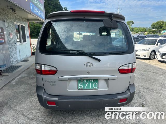 Hyundai Starex 9-Seater CRDi 2WD GRX — пробег 103 708 км — фото 4 из 5