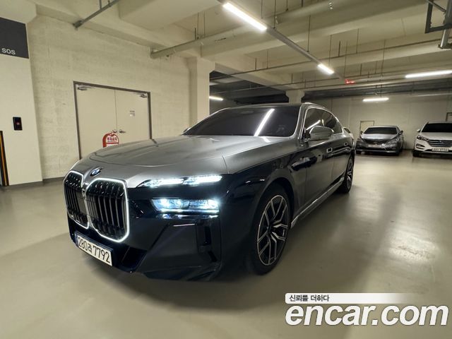 BMW 7-Series 740i xDrive M Sport Limited — пробег 30 000 км — фото 1 из 5