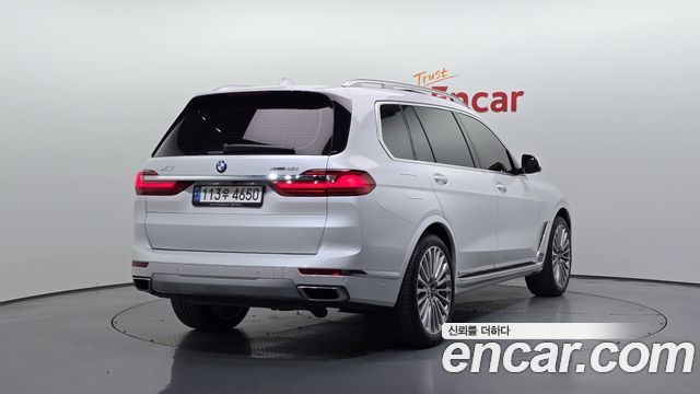 BMW X7 xDrive 40i Design Pure Excellence 6-Seater — пробег 28 932 км — фото 2 из 5