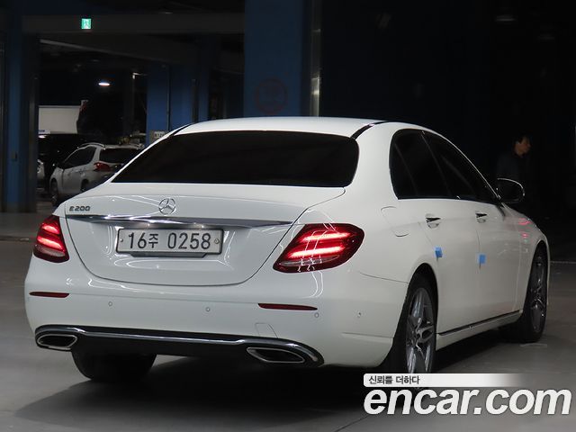 Mercedes-Benz E-Class из Кореи Encar