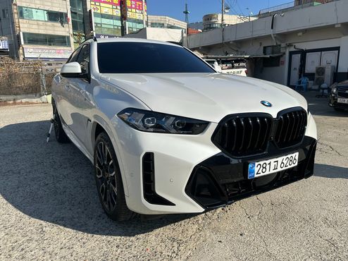 BMW X6 xDrive40i M Sport — пробег 1 057 км — фото 2 из 5