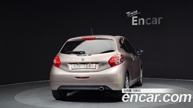 Peugeot 208 1.6 e-HDi Allure 3Door — пробег 124 589 км — фото 4 из 5