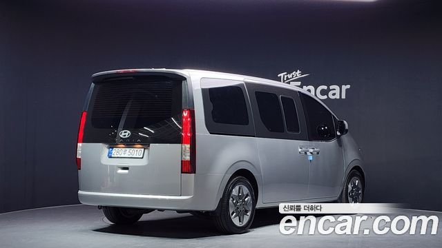 Hyundai Staria Tourer 9-Seater Modern — пробег 3 885 км — фото 2 из 5