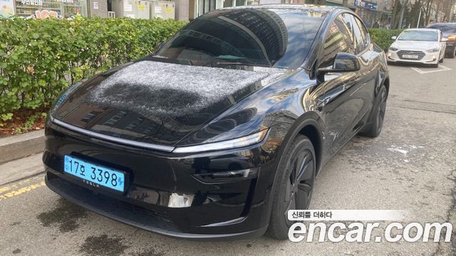 Tesla Model Y RWD — пробег 300 км — фото 2 из 5