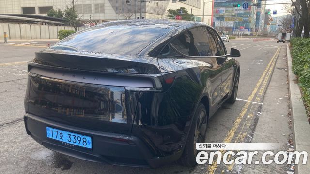 Tesla Model Y RWD — пробег 300 км — фото 5 из 5