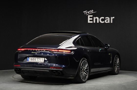 Porsche Panamera 2.9 AWD E-Hybrid Platinum Edition — пробег 43 804 км — фото 2 из 5