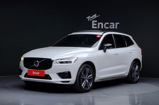Volvo XC60 T8 R-Design — пробег 152 267 км — фото 1 из 5