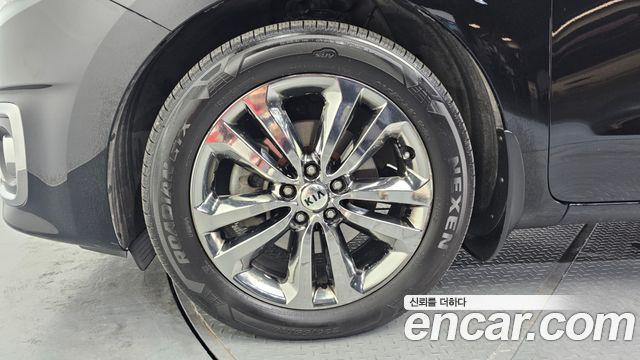 Kia Carnival из Кореи Encar