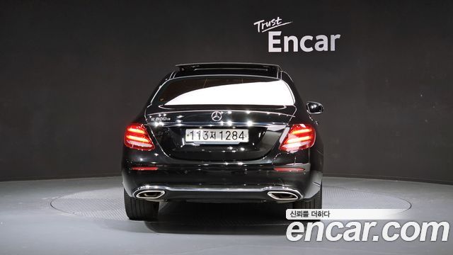 Mercedes-Benz E-Class из Кореи Encar