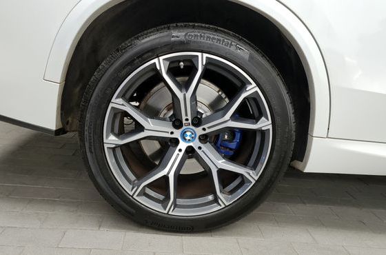 BMW X5 xDrive 45e M Sport — пробег 59 963 км — фото 5 из 5