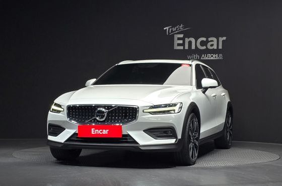 Volvo V60 B5 Pro AWD — пробег 111 040 км — фото 3 из 5