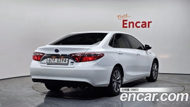 Toyota Camry Hybrid LE — пробег 96 470 км — фото 2 из 5