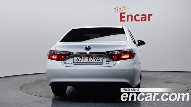 Toyota Camry Hybrid LE — пробег 96 470 км — фото 4 из 5
