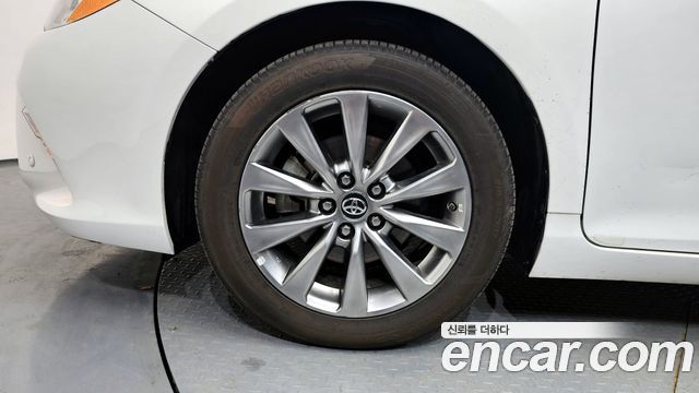 Toyota Camry Hybrid LE — пробег 96 470 км — фото 5 из 5